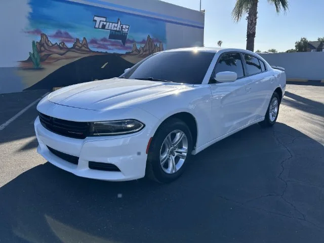 Used 2022 White Dodge SXT image 4