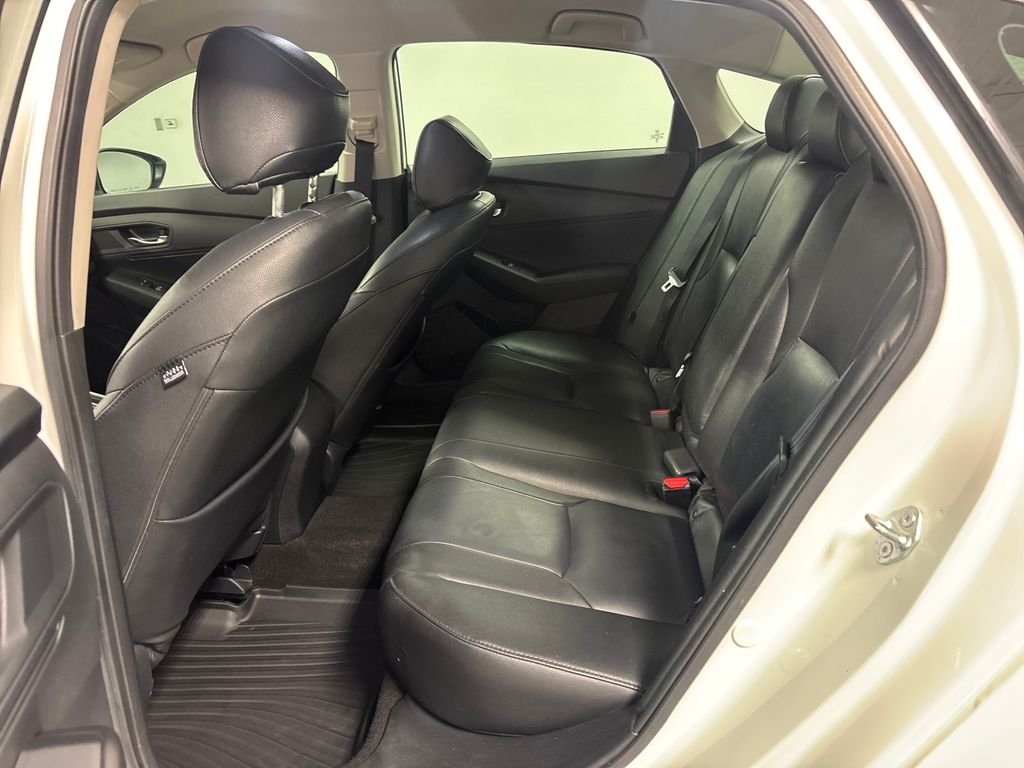 Used 2023 White Honda LX image 28