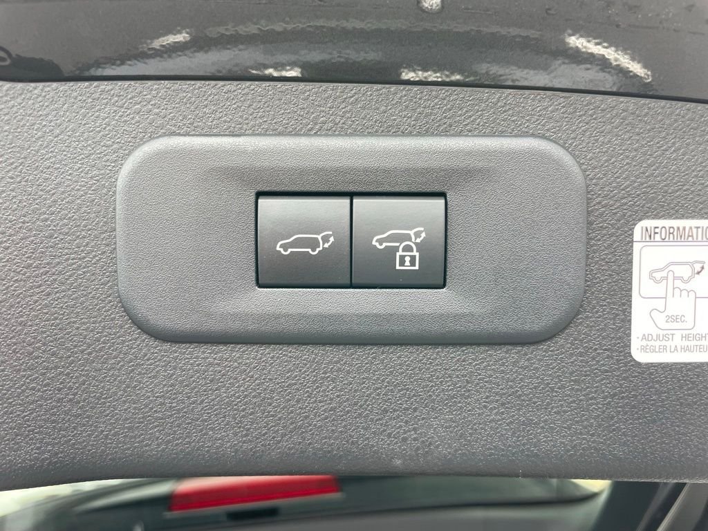Used 2022 Gray Lexus 350 F SPORT Handling image 32