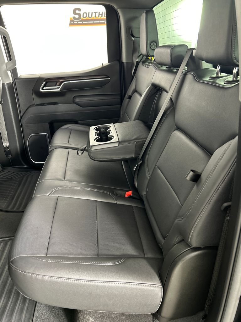 Used 2025 Black GMC SLT image 19