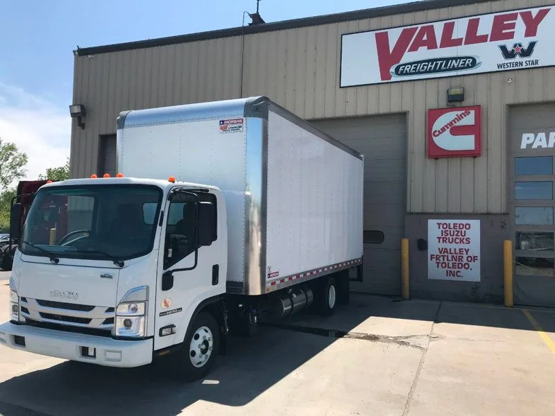 2023 Isuzu NPR-HD's photo
