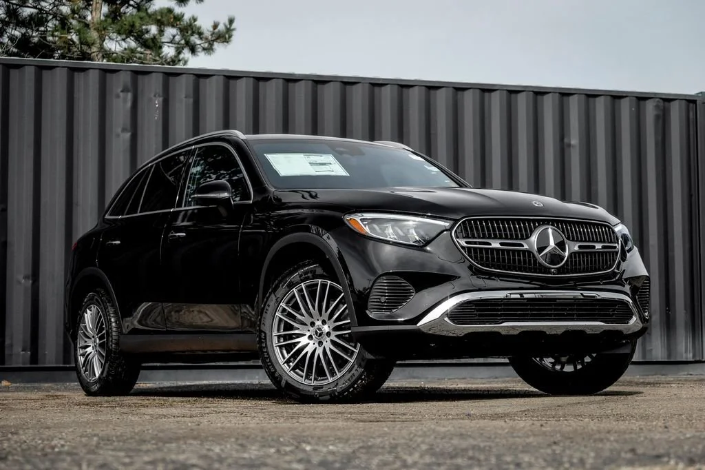 New 2026 Black Mercedes-Benz GLC 300 image 34
