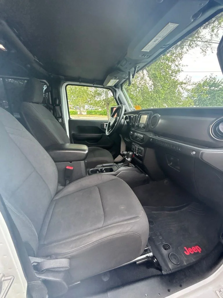 Used 2018 White Jeep Unlimited Sport S image 24
