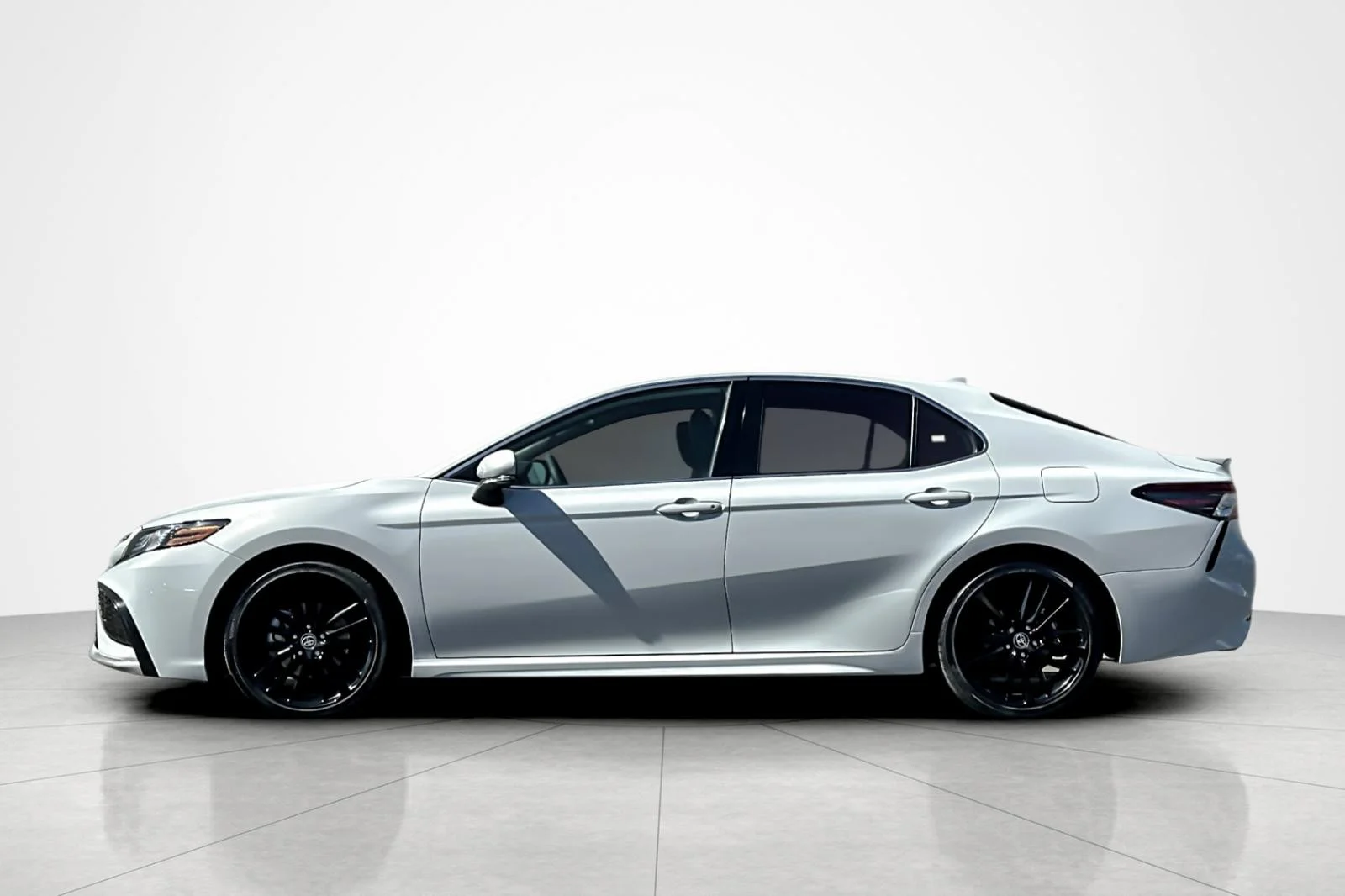Used 2022 Ice Edge Toyota XSE image 2