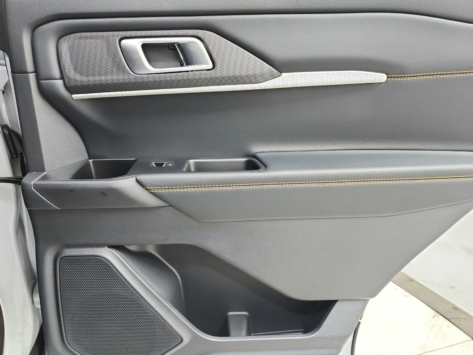 New 2026 White Ford Tremor image 44