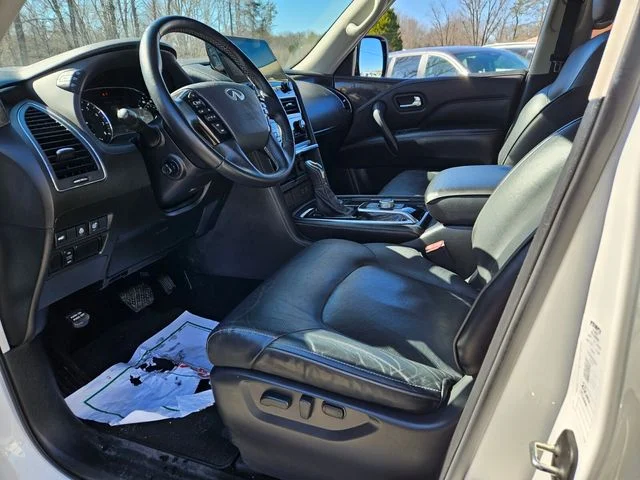 Used 2024 White INFINITI LUXE image 11