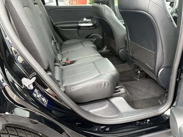 Used 2022 Black Mercedes-Benz GLB 250 image 15