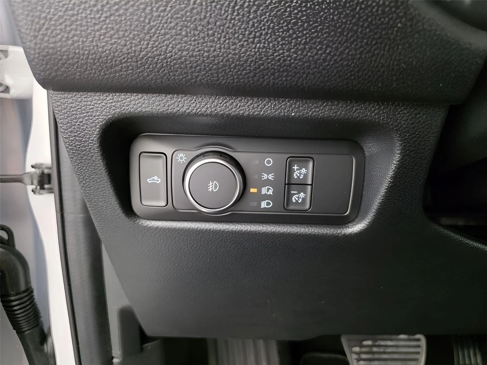 Used 2025 Oxford White Ford LARIAT image 33
