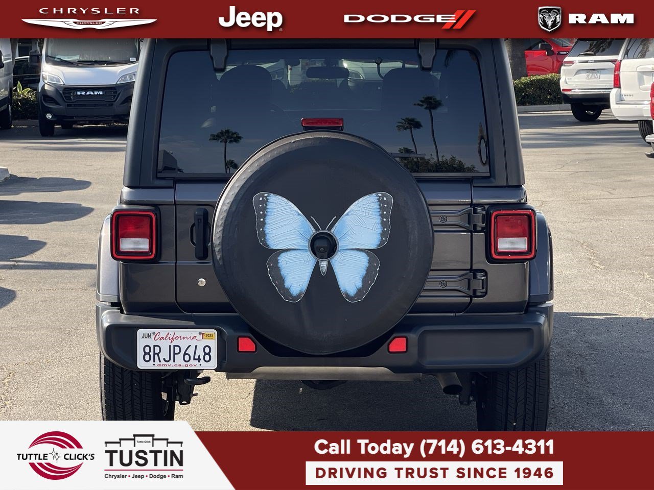 Used 2020 Granite Crystal Metallic Clearcoat Jeep Sahara image 7