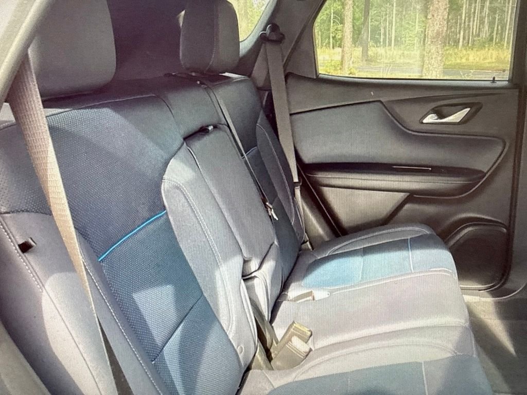 Used 2023 Red Chevrolet RS image 9