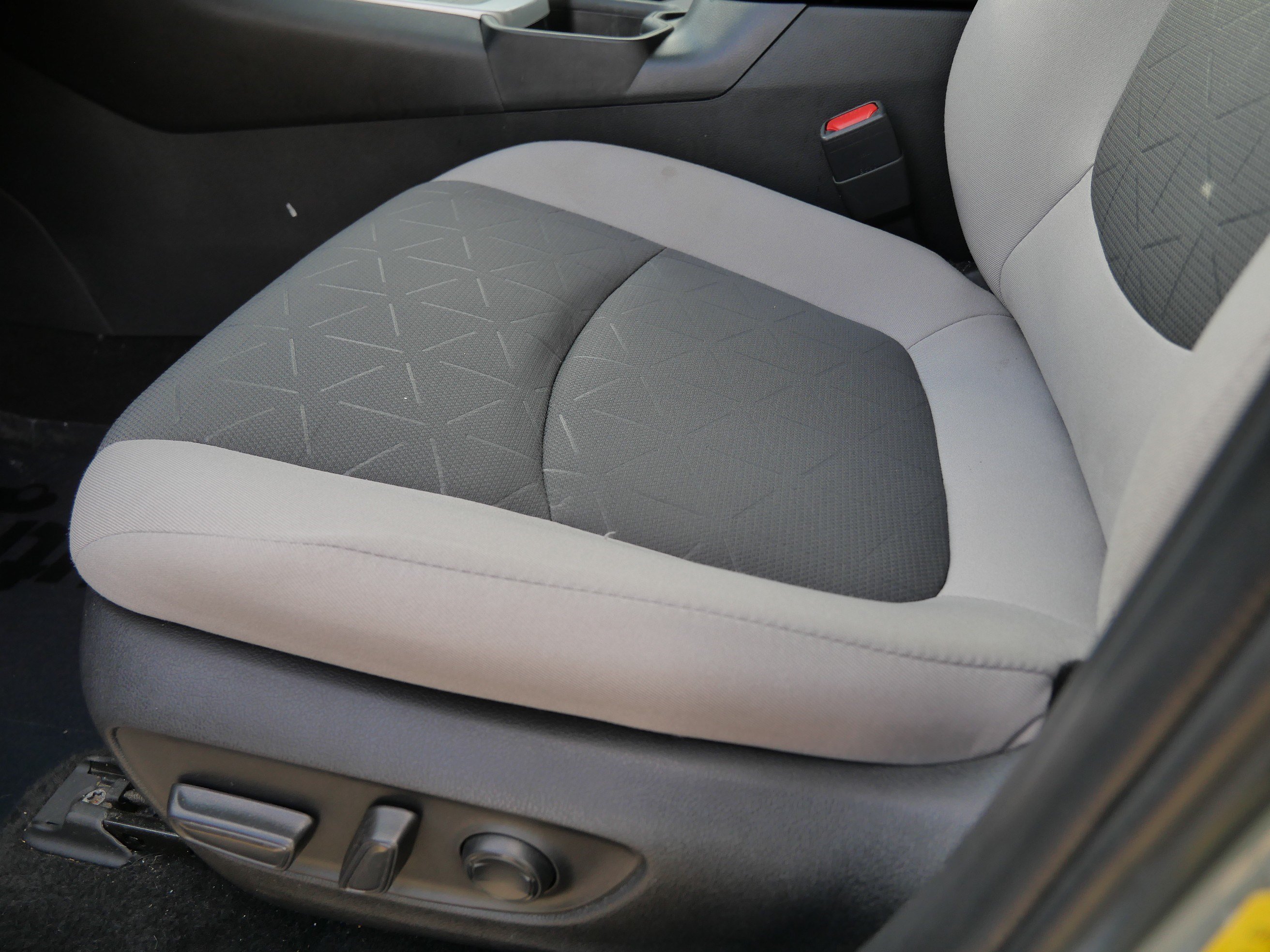 Certified Used 2022 Lunar Rock Toyota Hybrid XLE image 20