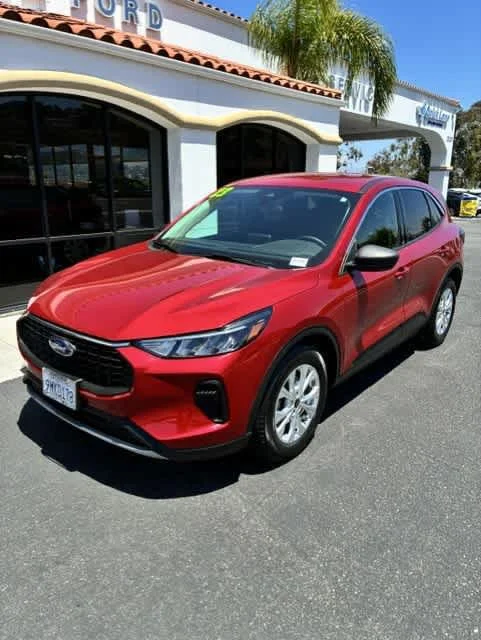 Used 2023 Red Ford Active image 2