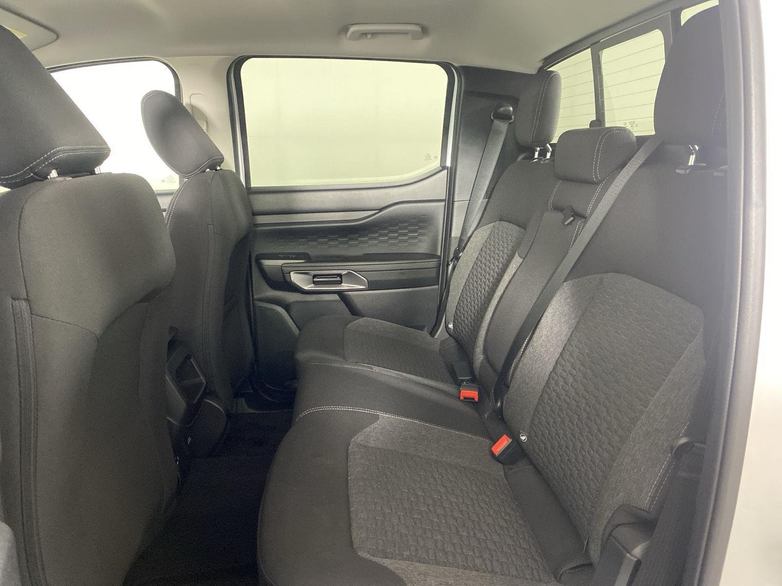 Used 2025 Oxford White Ford XLT image 25