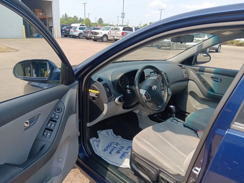 Used 2010 Regatta Blue Pearl Hyundai SE image 12