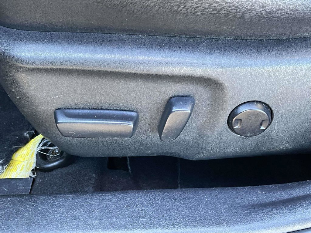 Used 2014 Black Toyota SE image 17