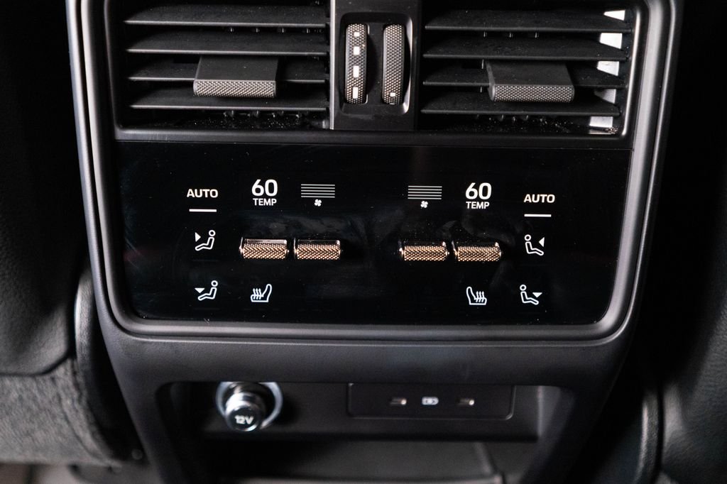 Used 2025  Porsche Base image 35