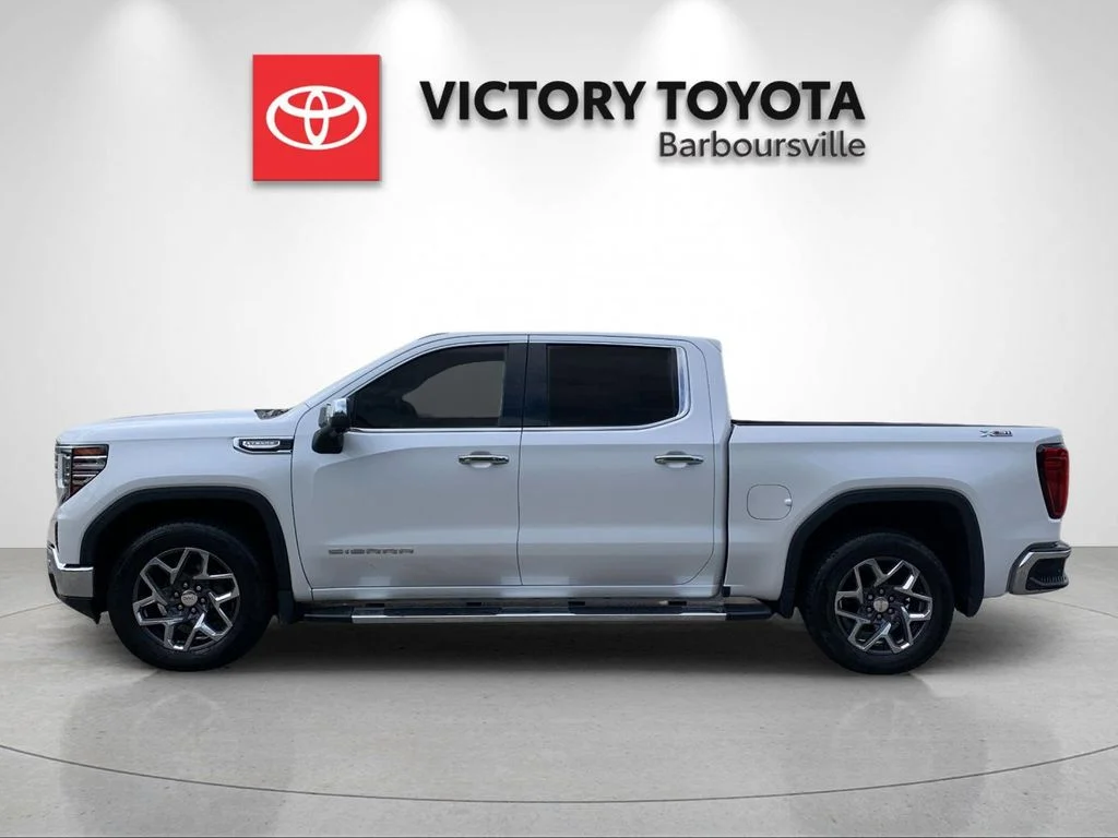 Used 2023 White GMC SLT image 2