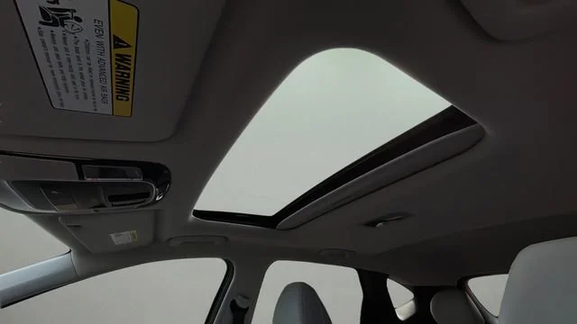 Used 2025 Black Hyundai SEL Convenience image 19