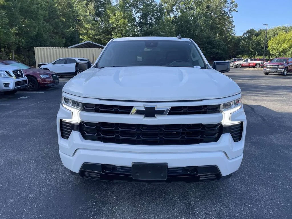 Used 2024 Summit White Chevrolet RST image 2