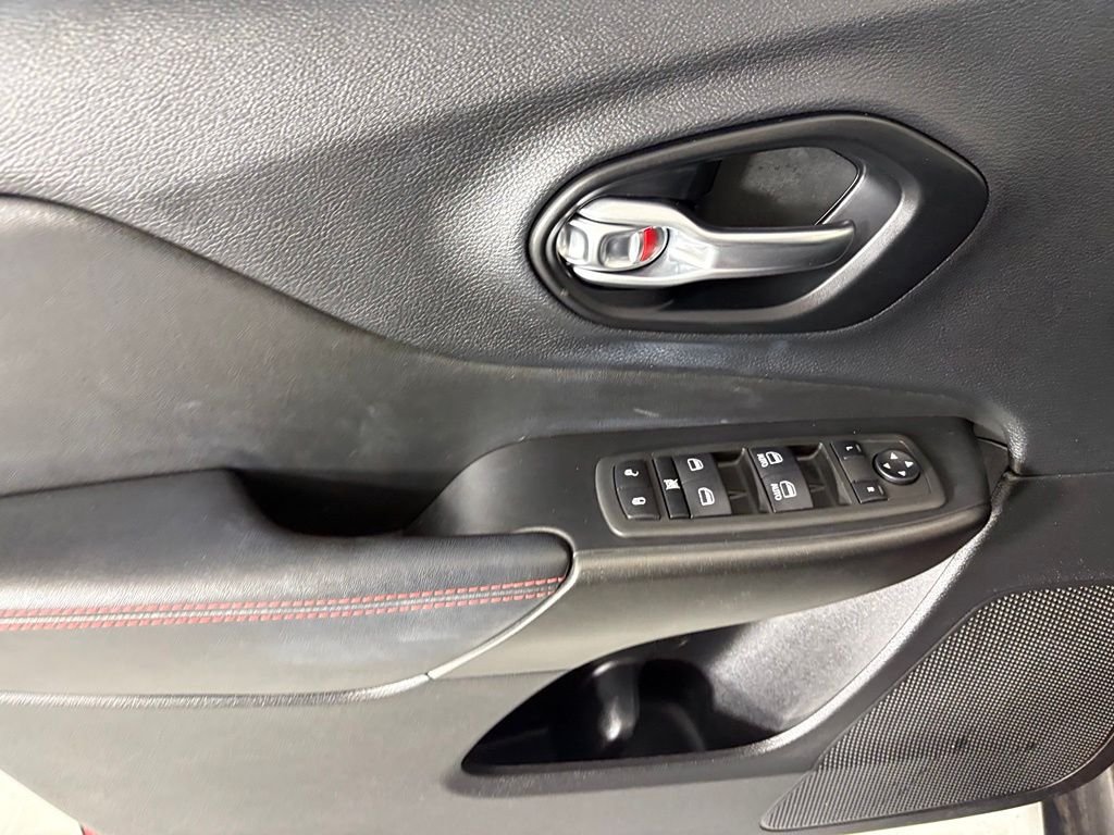 Used 2021 Red Jeep Trailhawk image 19