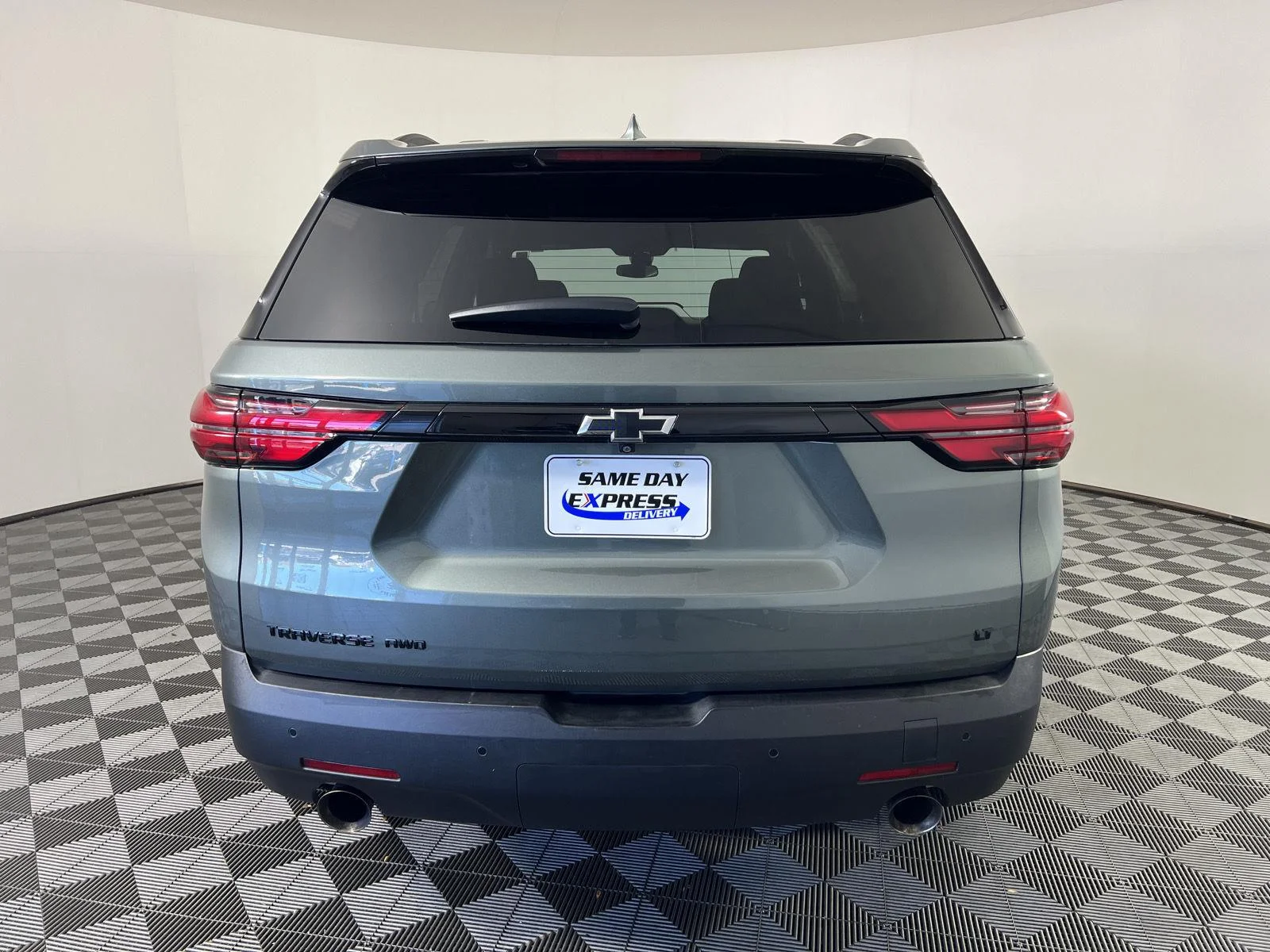 Used 2022 Silver Sage Metallic Chevrolet LT Cloth image 27