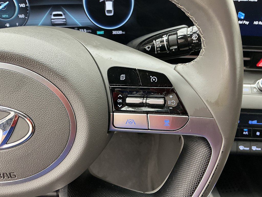 Used 2023 Fluid Metal Hyundai SEL image 10