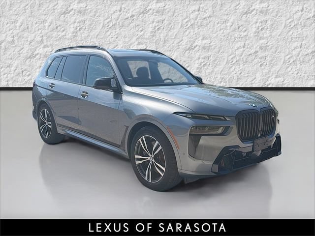 2023 BMW X7 M60i