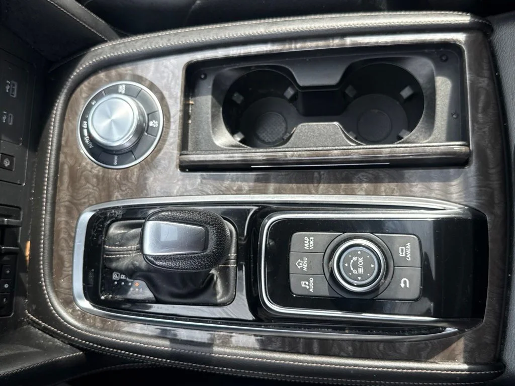 Used 2023 Black Nissan Platinum image 28