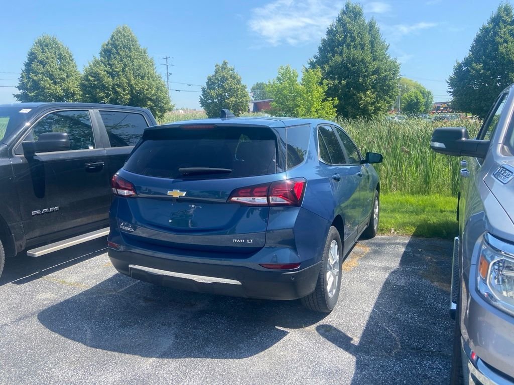 Used 2024 Lakeshore Blue Metallic Chevrolet LT image 5