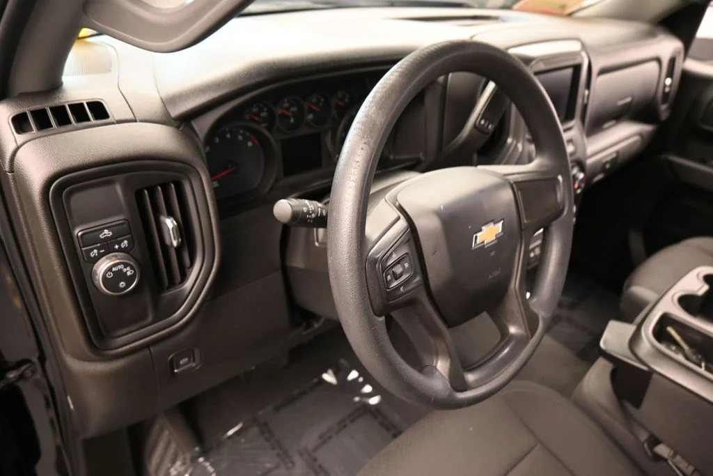 Used 2021 Black Chevrolet Custom image 15