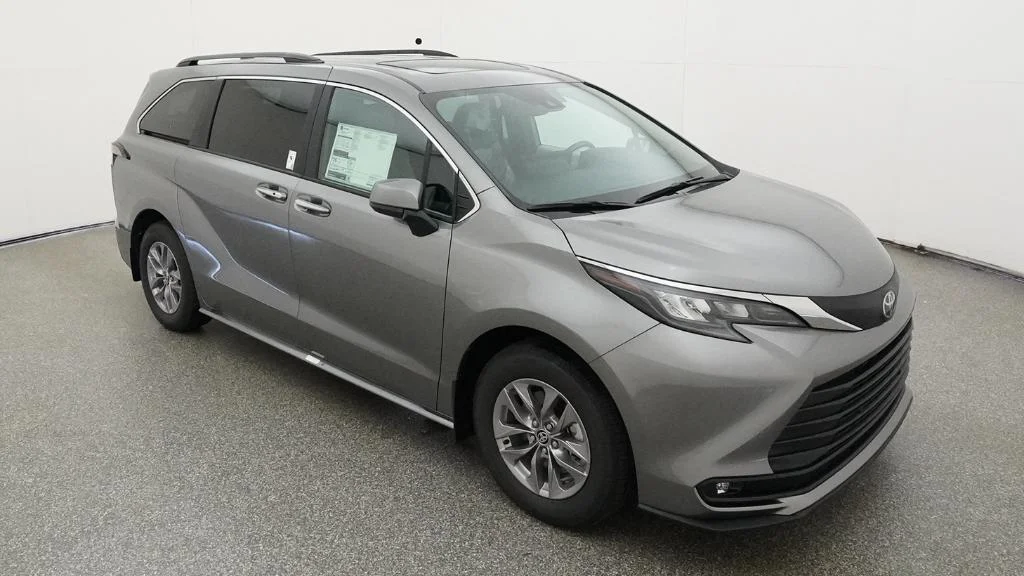 New 2026 Heavy Metal Toyota XLE image 22