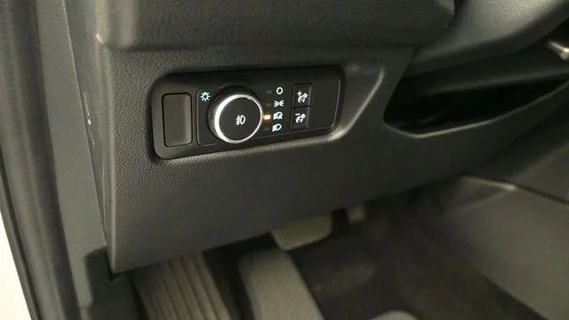 New 2026 Oxford White Ford XLT image 14