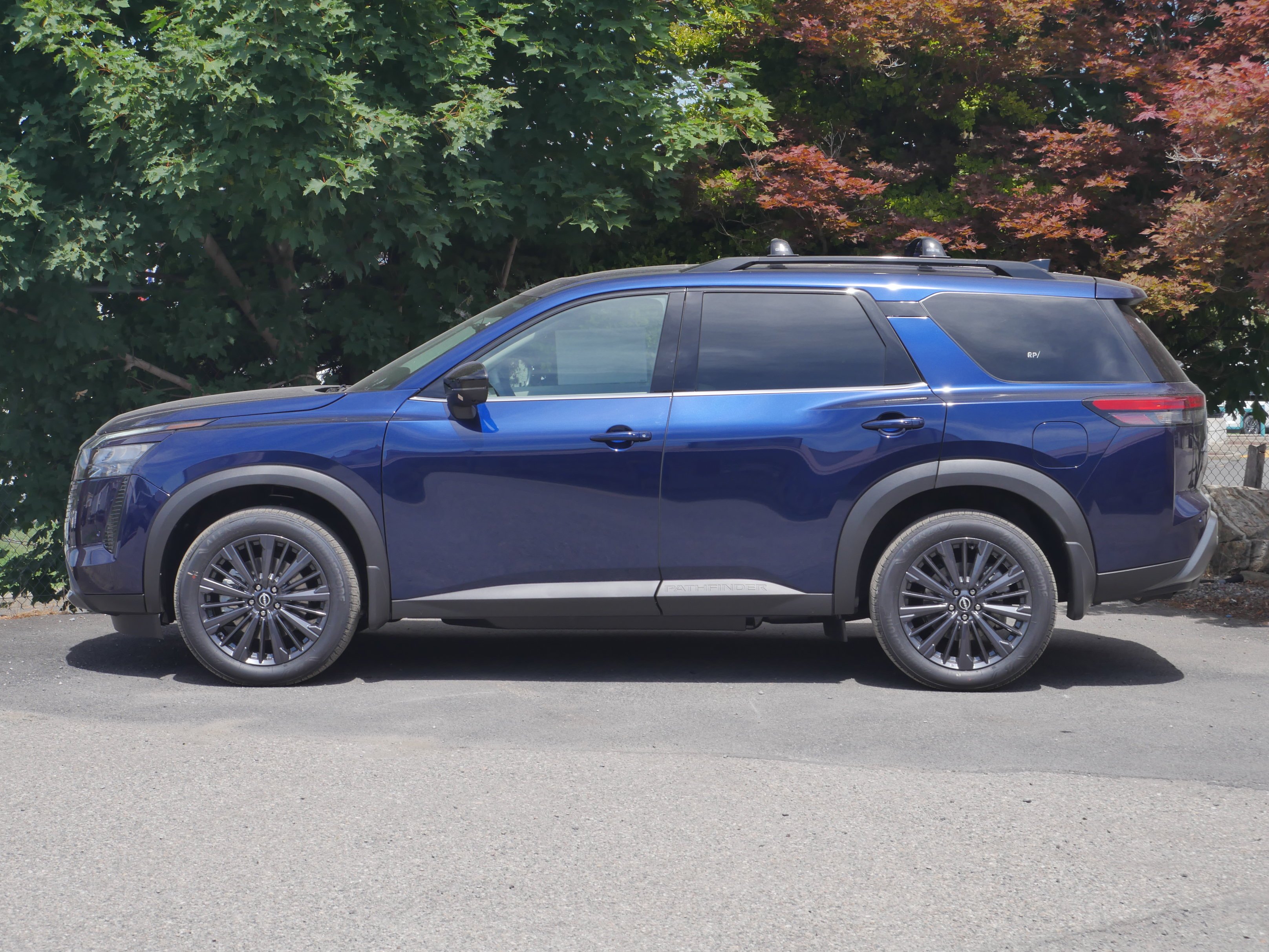 New 2026 Deep Ocean Blue Pearl Nissan SL image 17