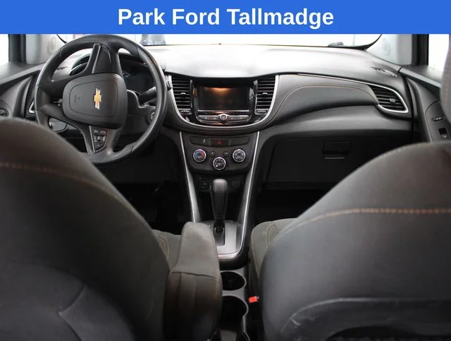 Used 2018 Summit White Chevrolet LS image 26