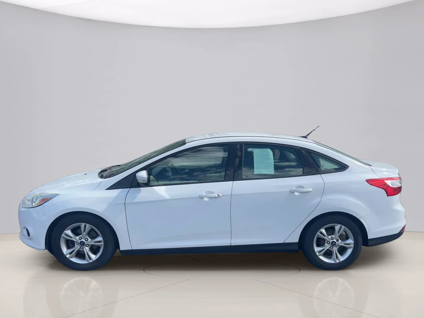 Used 2014 White Ford SE image 2
