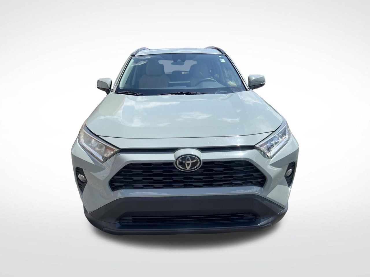 Used 2019 Gray Toyota XLE image 10