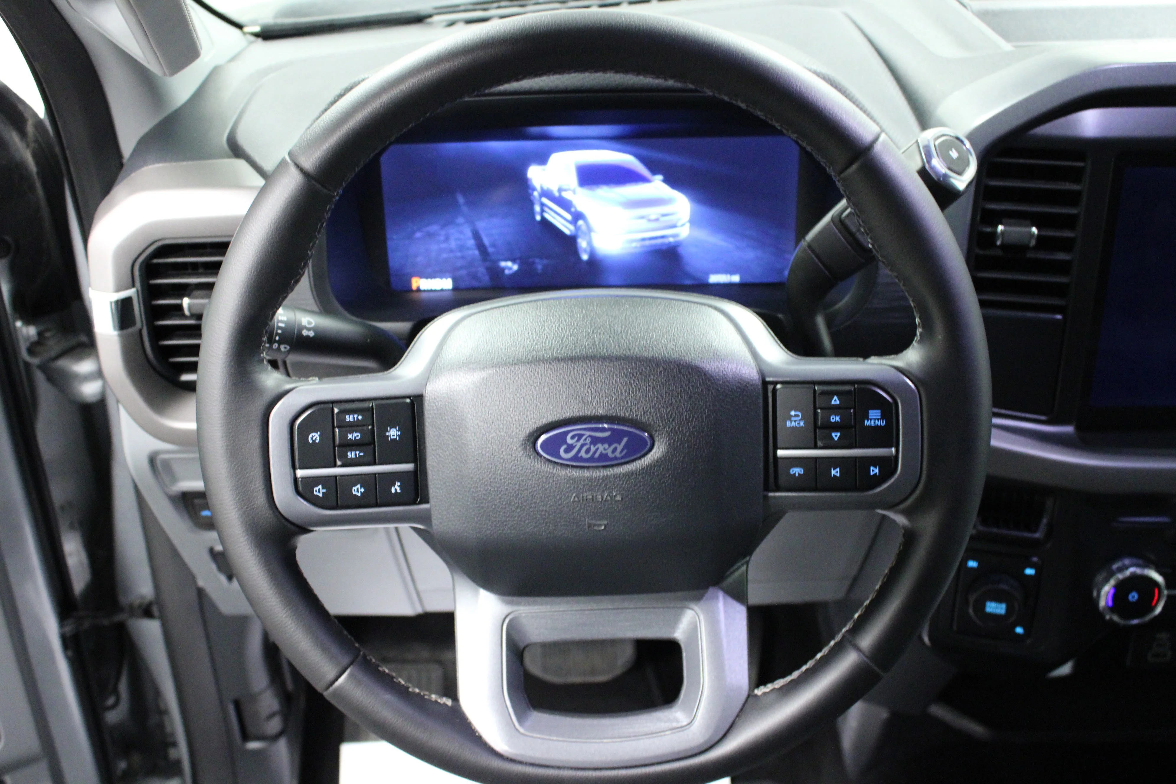 Used 2025 Iconic Silver Metallic Ford XLT image 17