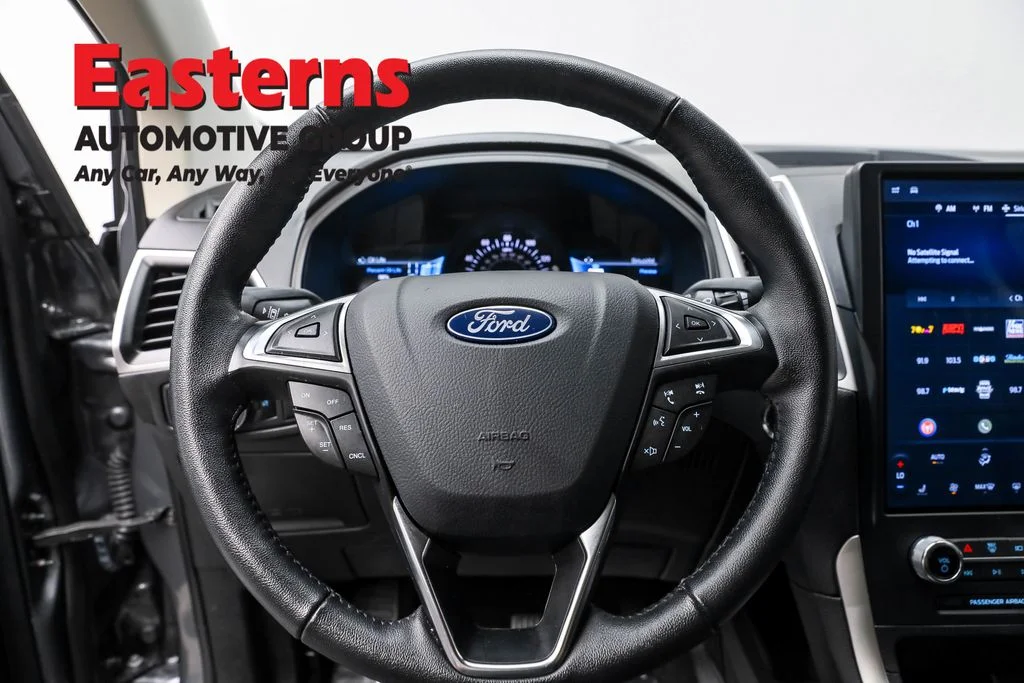 Used 2024 Gray Ford SEL image 10