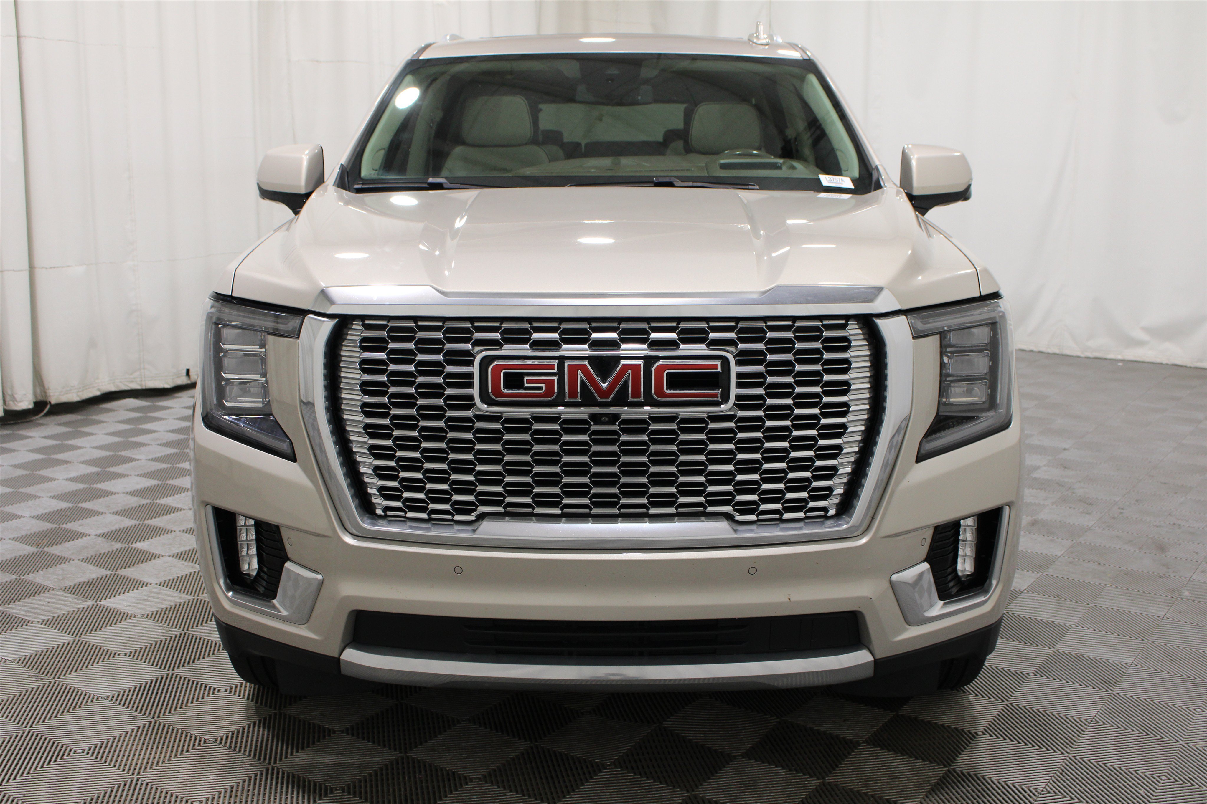 Used 2023 Pearl Beige Metallic GMC Denali image 37