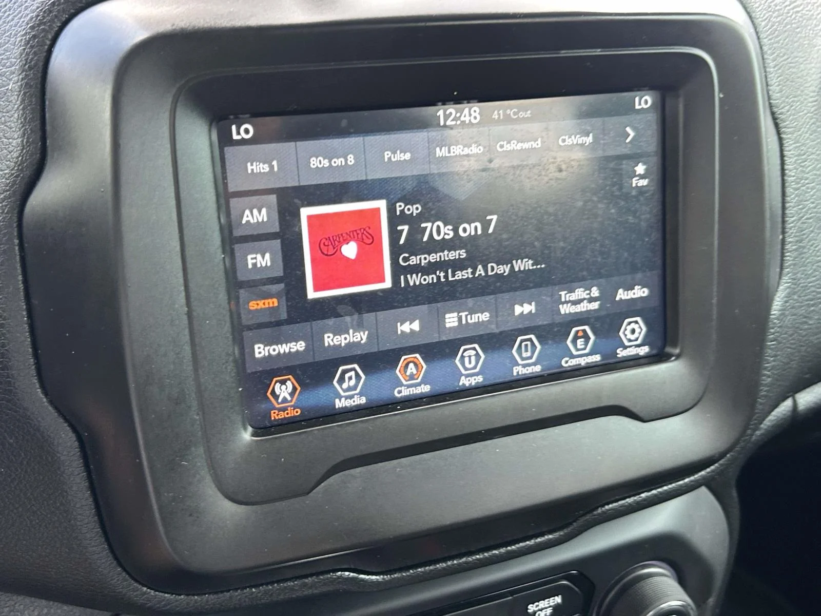 Used 2019 Red Jeep Latitude FWD image 21