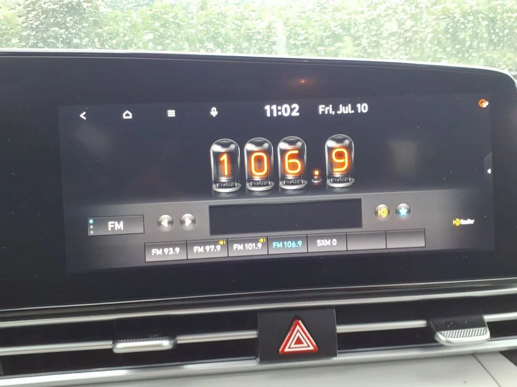 Used 2022 White Hyundai Limited image 24