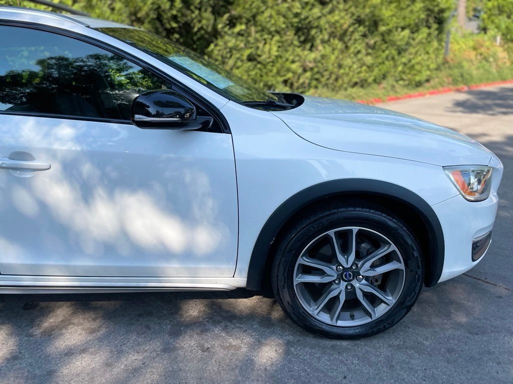 Used 2015 Crystal White Pearl Volvo T5 image 2
