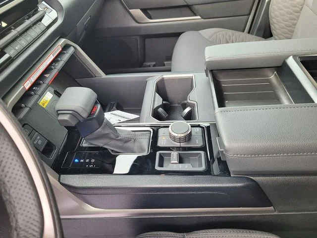 2025 Toyota Tundra SR5 - Photo 42