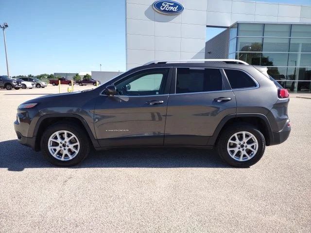 Used 2014 Jeep Cherokee Latitude with VIN 1C4PJMCB0EW150498 for sale in Galesburg, IL