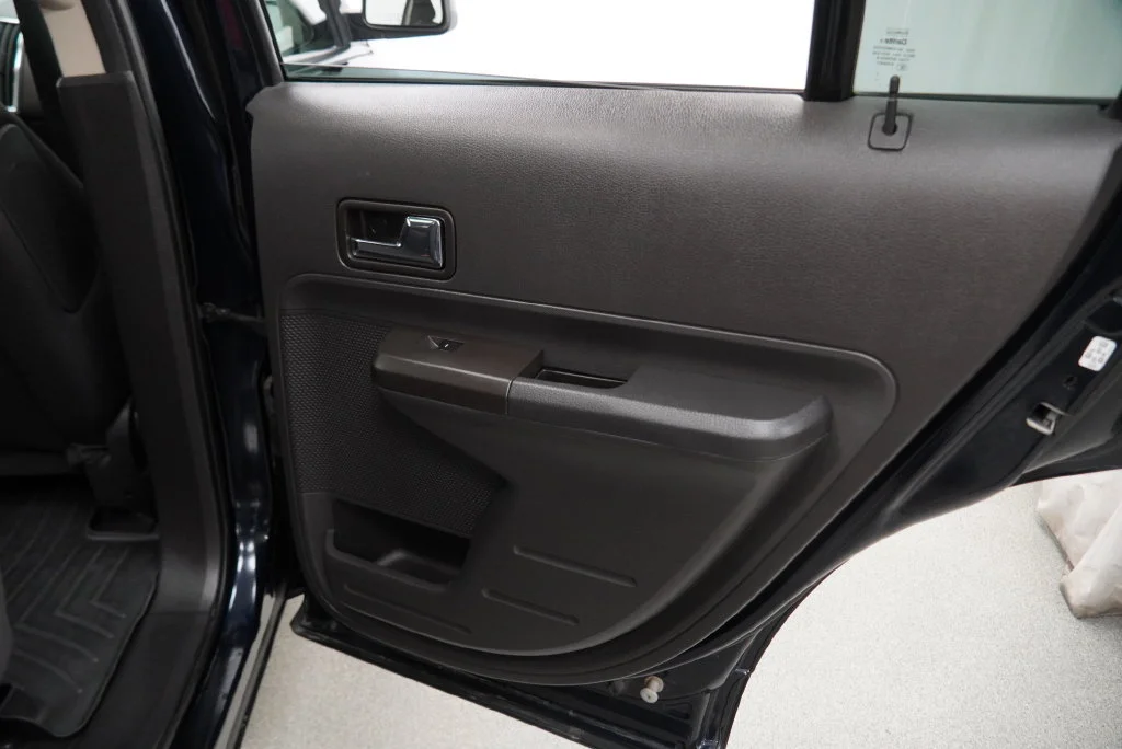 Used 2010 Black Ford SEL image 34