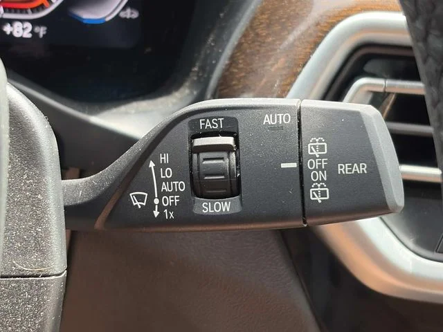 Used 2023 Gray BMW sDrive30i image 28