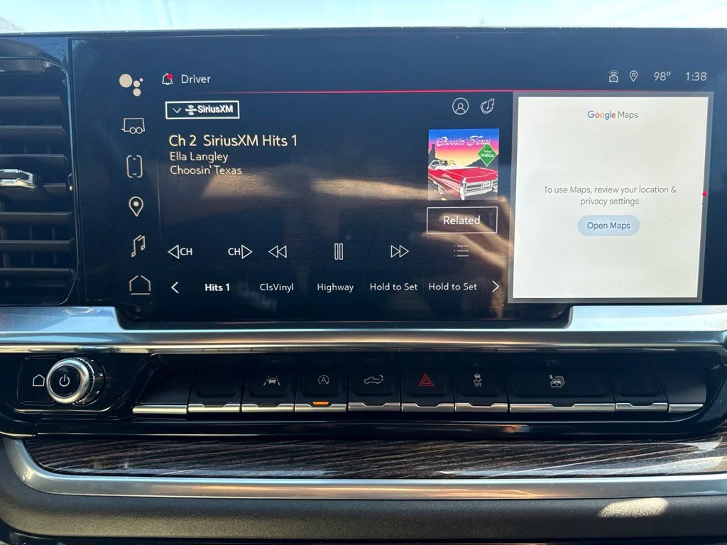 Used 2025 Sterling Metallic GMC Elevation image 26