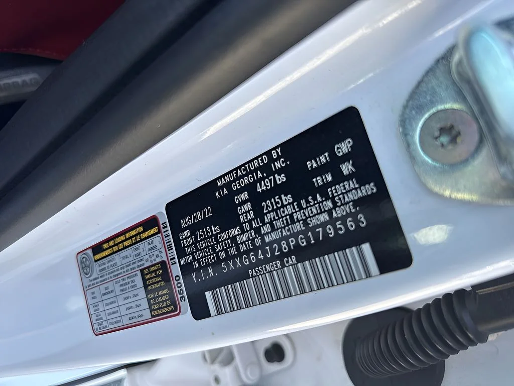 Used 2023 White Kia GT-Line image 35