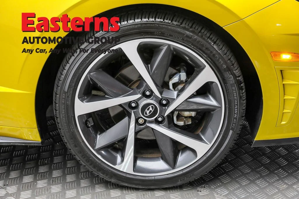 Used 2021 Yellow Hyundai SEL Plus image 30
