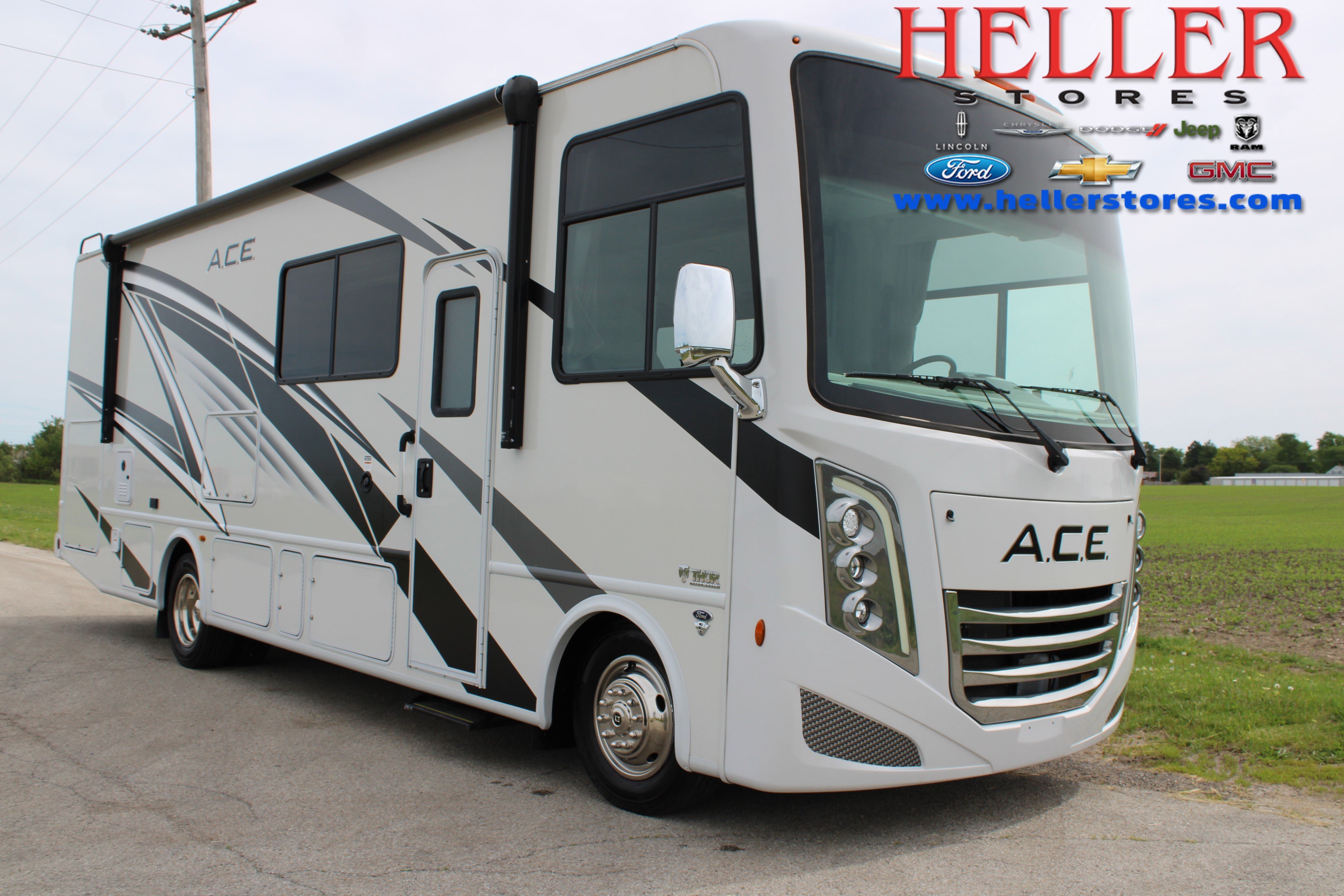 2023 Ford F-53 / F-59's photo